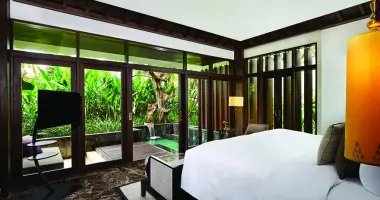 The Anvaya Suite Whirlpool